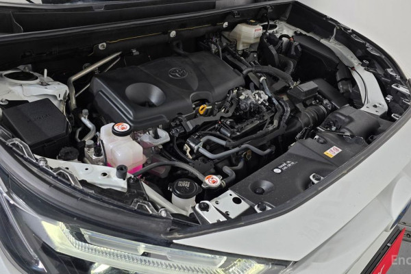 2023 Toyota RAV4 с пробегом 43 181 км