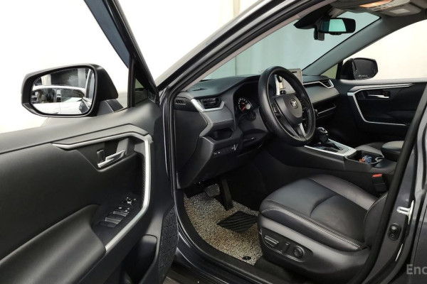 2021 Toyota RAV4 с пробегом 69 353 км