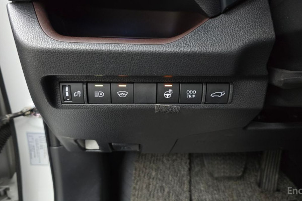 2023 Toyota RAV4 с пробегом 23 732 км