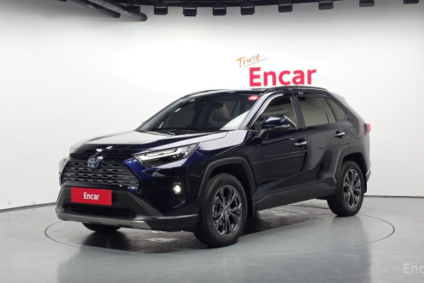 2023 Toyota RAV4 с пробегом 43 149 км