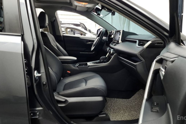 2021 Toyota RAV4 с пробегом 69 353 км