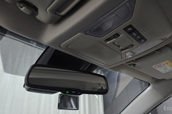 2023 Toyota RAV4 с пробегом 23 732 км