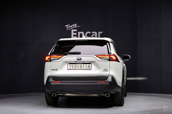 2022 Toyota RAV4 с пробегом 17 223 км