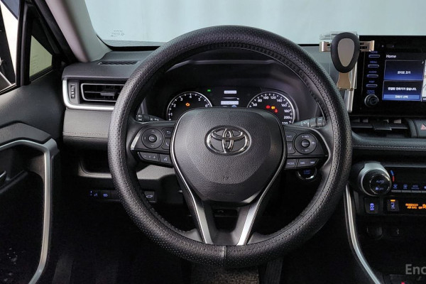 2021 Toyota RAV4 с пробегом 69 353 км