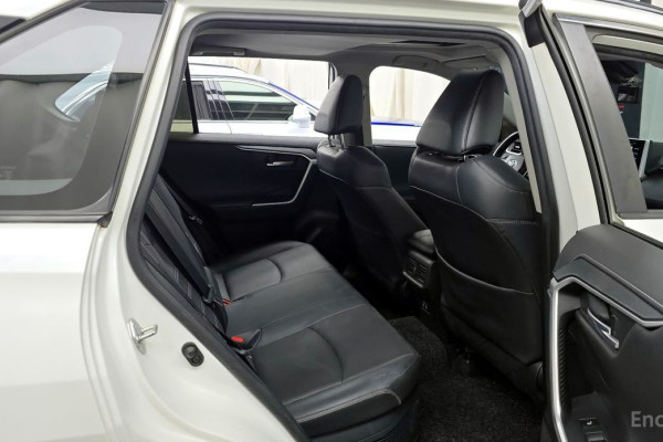 2020 Toyota RAV4 с пробегом 275 216 км