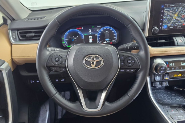 2023 Toyota RAV4 с пробегом 43 181 км