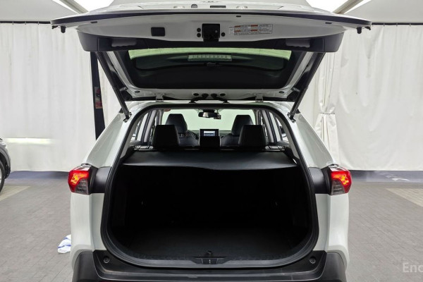 2022 Toyota RAV4 с пробегом 17 223 км