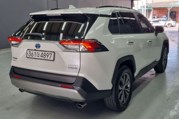 2022 Toyota RAV4 с пробегом 54 000 км