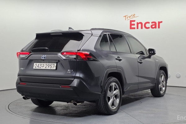 2021 Toyota RAV4 с пробегом 68 164 км