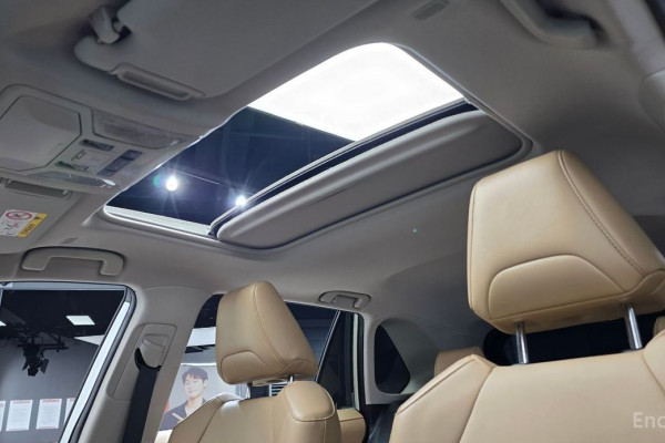 2023 Toyota RAV4 с пробегом 43 181 км