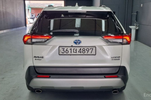 2022 Toyota RAV4 с пробегом 54 000 км