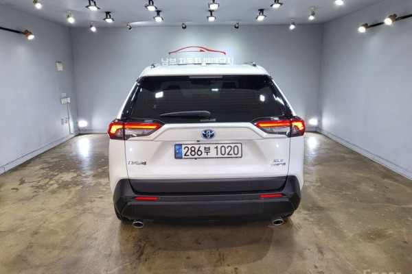 2022 Toyota RAV4 с пробегом 34 428 км