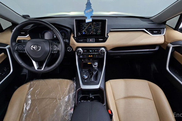 2023 Toyota RAV4 с пробегом 29 839 км