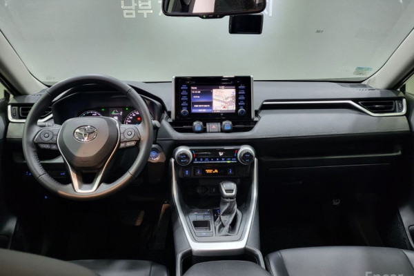 2022 Toyota RAV4 с пробегом 34 428 км