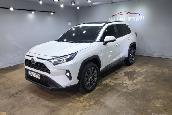 2022 Toyota RAV4 с пробегом 34 428 км