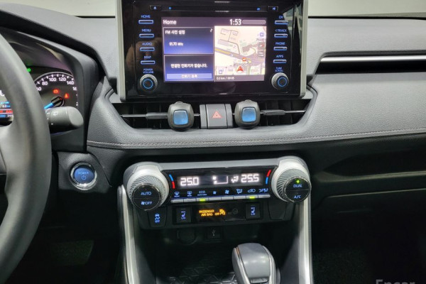 2022 Toyota RAV4 с пробегом 34 428 км