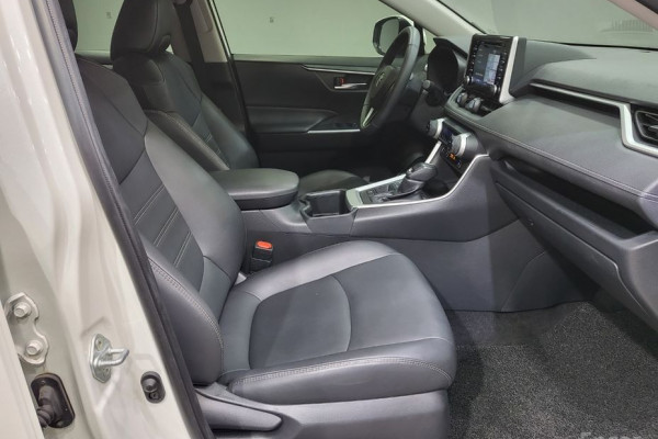 2022 Toyota RAV4 с пробегом 34 428 км