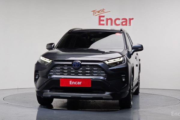 2023 Toyota RAV4 с пробегом 36 434 км