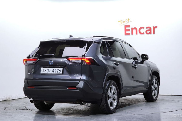 2021 Toyota RAV4 с пробегом 100 789 км