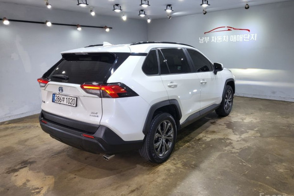 2022 Toyota RAV4 с пробегом 34 428 км
