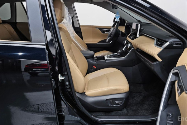 2023 Toyota RAV4 с пробегом 29 839 км