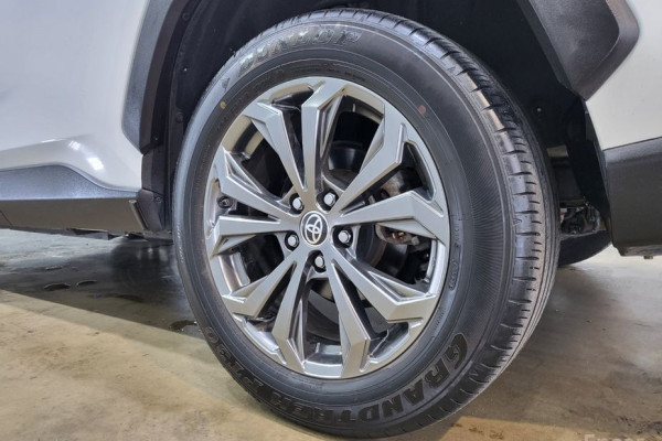 2022 Toyota RAV4 с пробегом 34 428 км