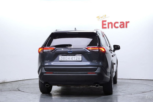 2021 Toyota RAV4 с пробегом 100 789 км