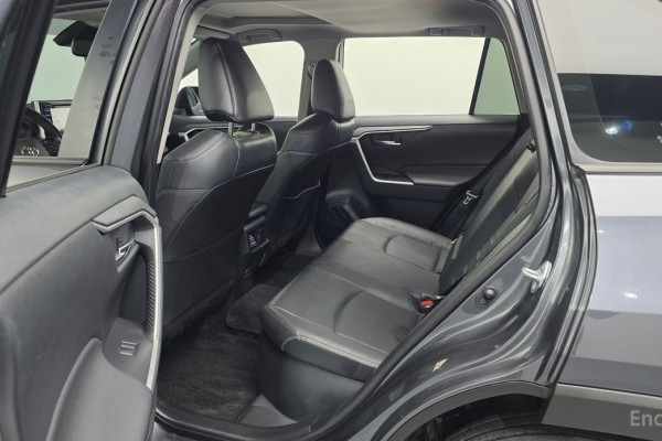 2021 Toyota RAV4 с пробегом 68 164 км