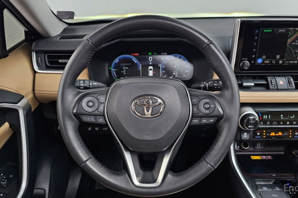 2023 Toyota RAV4 с пробегом 29 839 км
