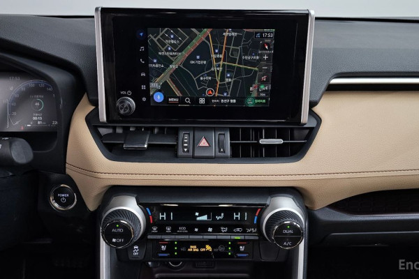 2023 Toyota RAV4 с пробегом 29 839 км