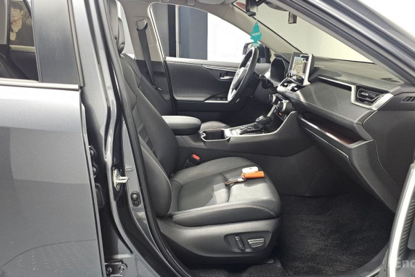 2023 Toyota RAV4 с пробегом 36 434 км