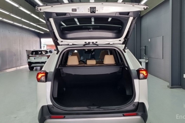 2022 Toyota RAV4 с пробегом 54 000 км