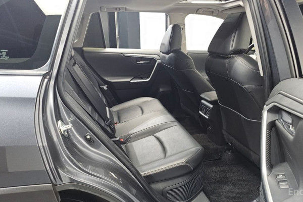 2023 Toyota RAV4 с пробегом 36 434 км