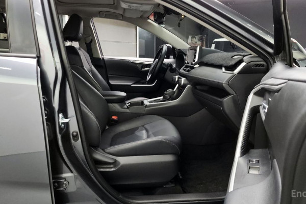 2021 Toyota RAV4 с пробегом 100 789 км