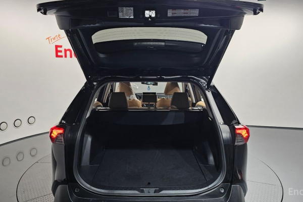 2023 Toyota RAV4 с пробегом 29 839 км