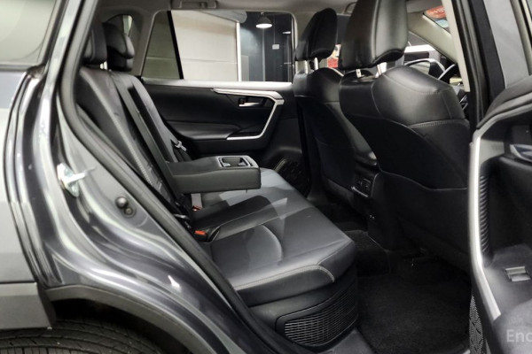 2021 Toyota RAV4 с пробегом 100 789 км