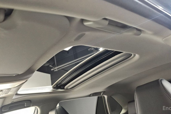 2023 Toyota RAV4 с пробегом 36 434 км