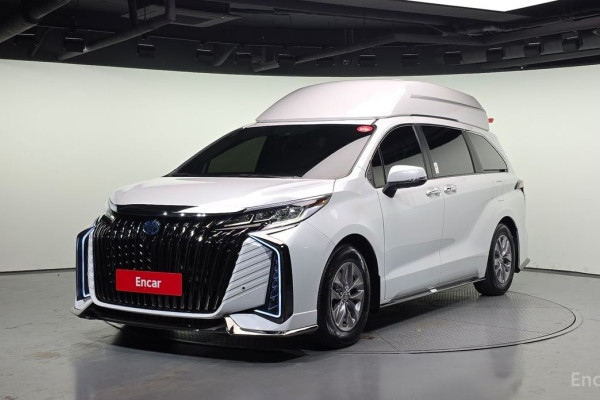 2023 Toyota Sienna с пробегом 20 948 км