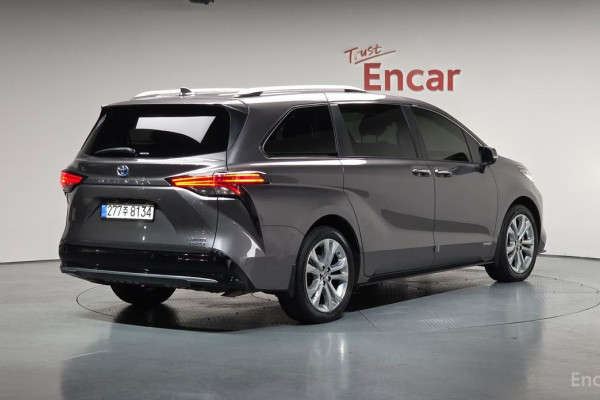 2021 Toyota Sienna с пробегом 67 389 км