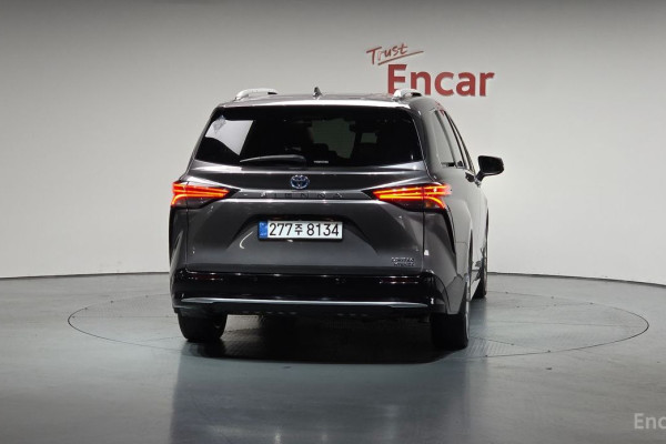 2021 Toyota Sienna с пробегом 67 389 км