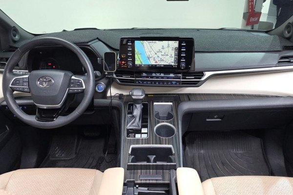 2021 Toyota Sienna с пробегом 67 389 км