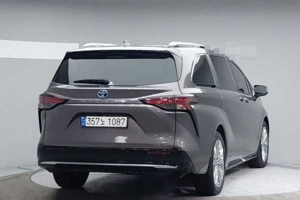 2022 Toyota Sienna с пробегом 17 131 км