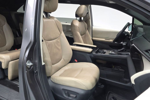 2021 Toyota Sienna с пробегом 67 389 км