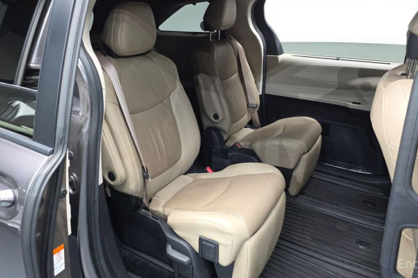 2021 Toyota Sienna с пробегом 67 389 км