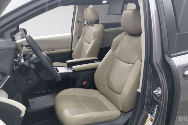 2022 Toyota Sienna с пробегом 17 131 км