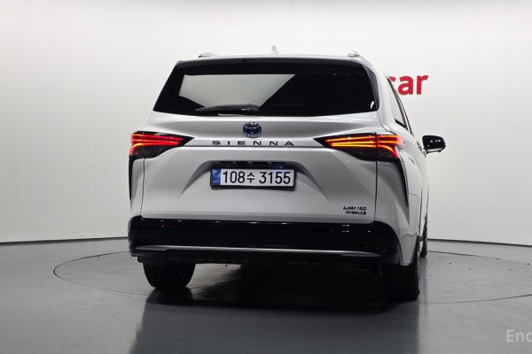 2023 Toyota Sienna с пробегом 49 807 км