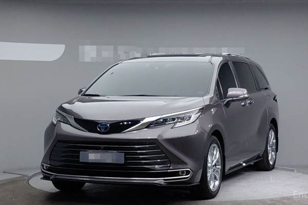 2022 Toyota Sienna с пробегом 17 131 км