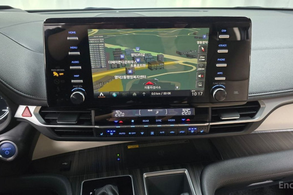 2023 Toyota Sienna с пробегом 12 363 км