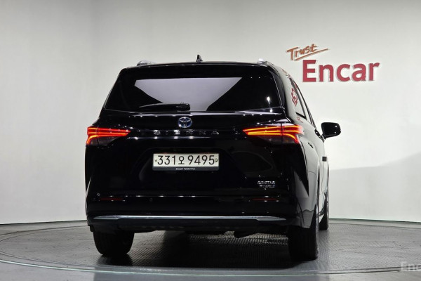 2021 Toyota Sienna с пробегом 85 720 км