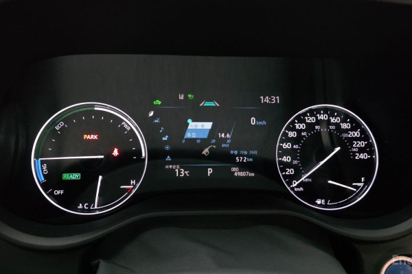 2023 Toyota Sienna с пробегом 49 807 км